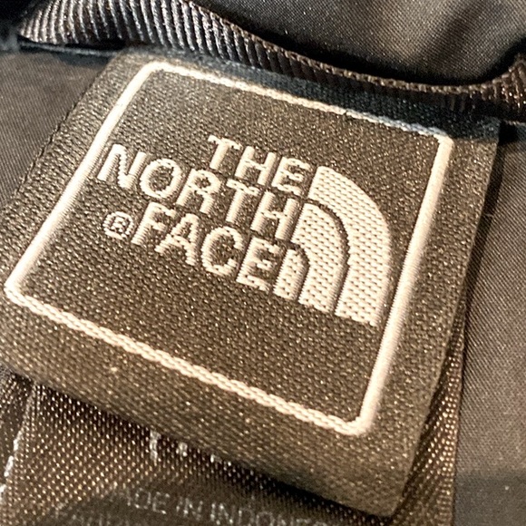 THE NORTH FACE 550 Girl BLACK Nylon QUILTED Goose Down PUFFER VEST Size L ⭐️⭐️⭐️ - Picture 7 of 14